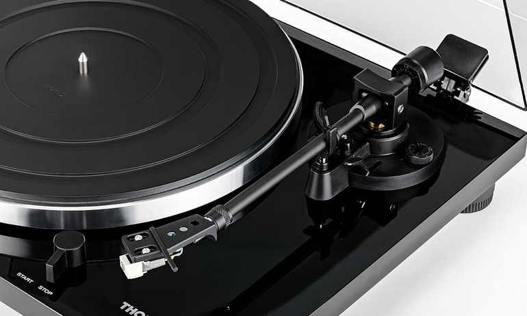 Thorens TD 201 + Ortofon - Barva: Černá, Přenosky: Ortofon 2M RED