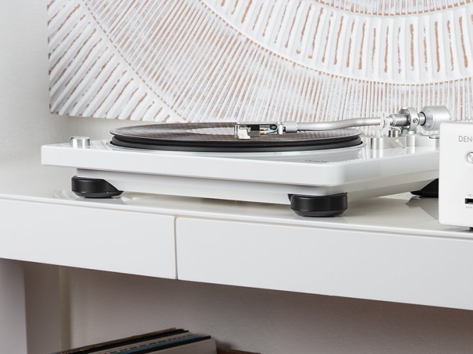 Denon DP-400 - Barva: Černá