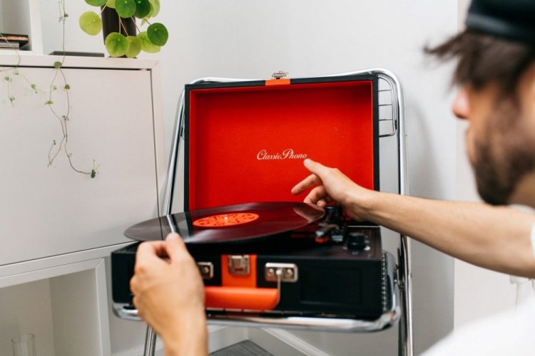 Lenco TT-110BKRD - gramofon s reproduktory a Bluetooth - Barva: Modrá