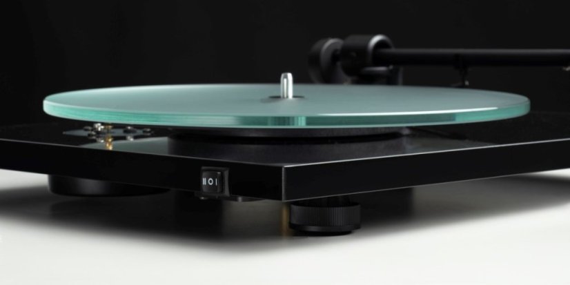 Pro-Ject T1 EVO BT + OM10 - Barva: Bílá