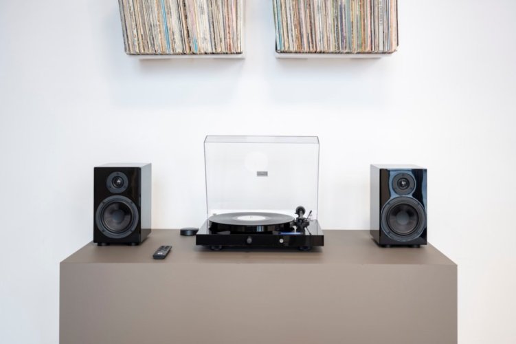 Pro-Ject JukeBox E1 HiFi Set - Kompletní stereofonní audio systém s gramofonem - Barva: Černá