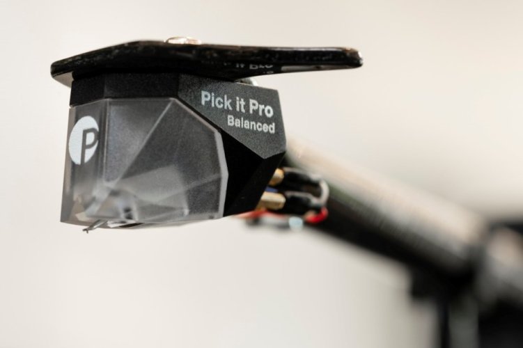 Pro-Ject X1 B s přenoskou Pick It PRO Balanced