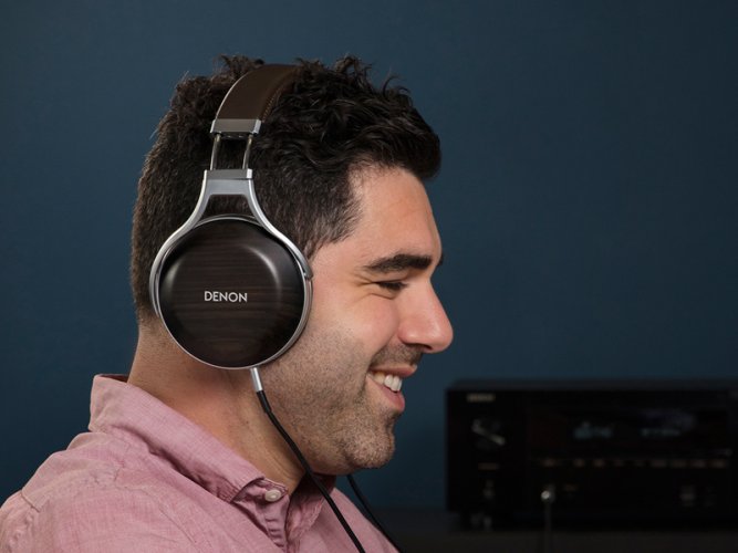 Sluchátka Denon AH-D5200