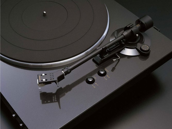 Denon DP-300F - Barva: Silver
