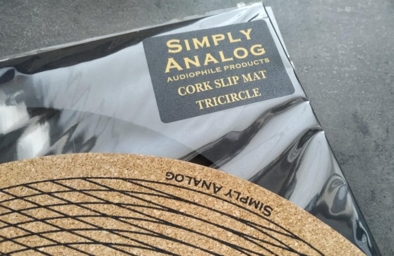 Simply Analog - Tricircle CORK SLIP MAT
