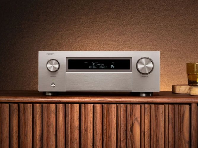 Denon AVC-X6800H - Barva: Černá