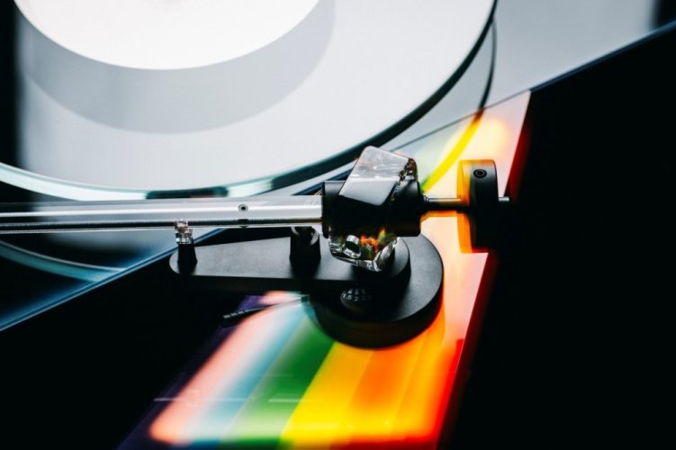 Pro-ject ART - THE DARK SIDE OF THE MOON - limitovaná edice gramofonu + Pick it PRO SE