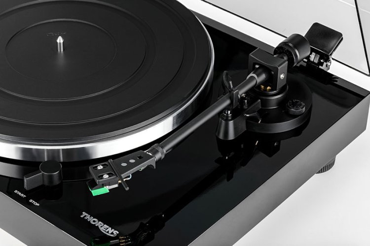 Thorens TD 202 + Ortofon - Barva: Černá, Přenosky: Ortofon 2M RED