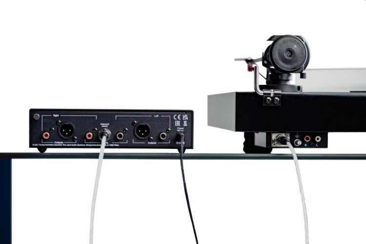 Pro-Ject X2 B + Ortofon Quintet RED - Barva: Černá - Piano lak