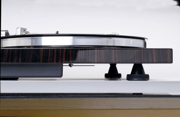 Lenco LBT-188 - Hi-Fi gramofon, kovový talíř, raménko s anti-skatingem - Barva: Černá