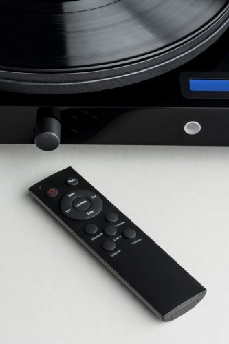 Pro-Ject JukeBox E + OM5e - Barva: Bílá