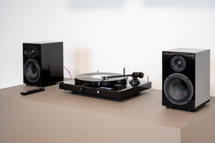 Pro-Ject JukeBox E1 HiFi Set - Kompletní stereofonní audio systém s gramofonem - Barva: Černá