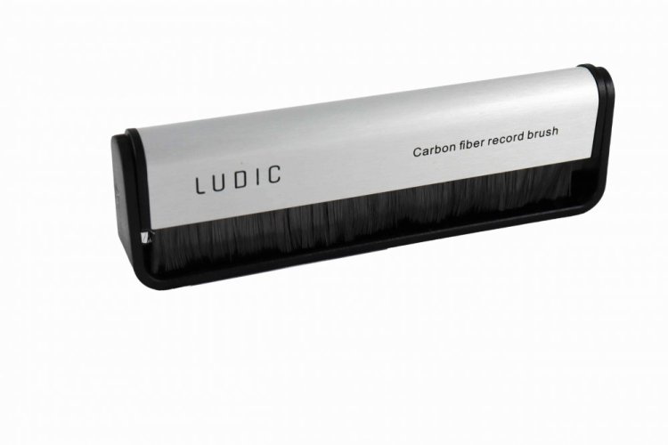 Ludic - Carbon fiber Record Brush