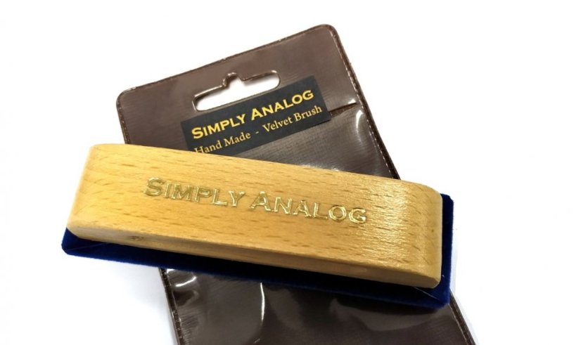 Simply Analog - Oak Wooden Velvet Brush
