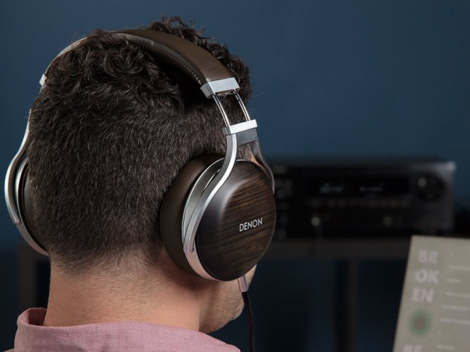Sluchátka Denon AH-D5200