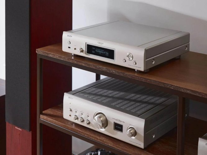 Denon DNP-2000NE - Barva: Černá