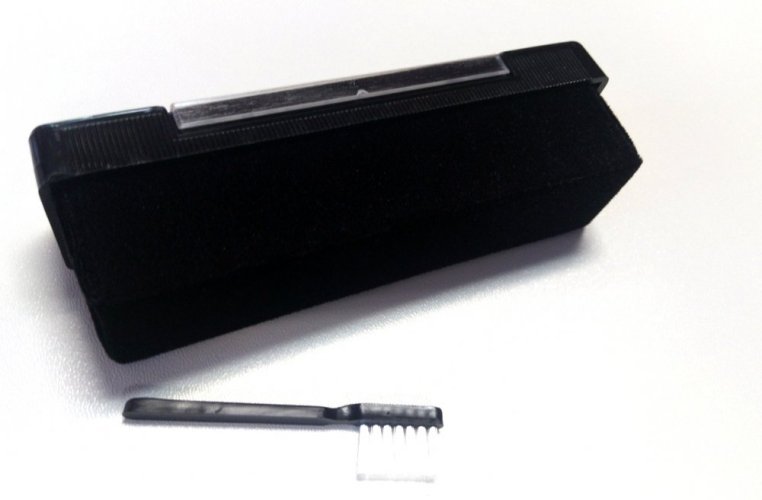 Thorens Cleaning Brush + Stylus brush