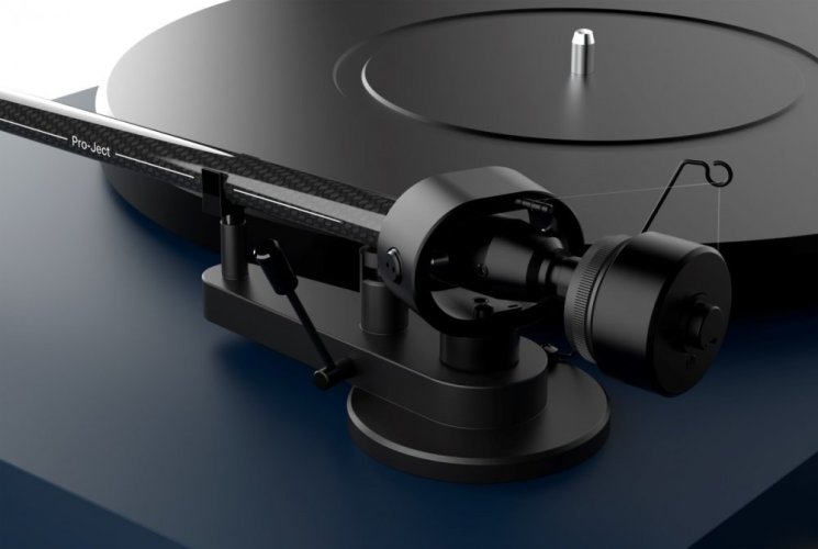 Pro-Ject Debut Carbon Evo + 2MRed - Barva: Červená