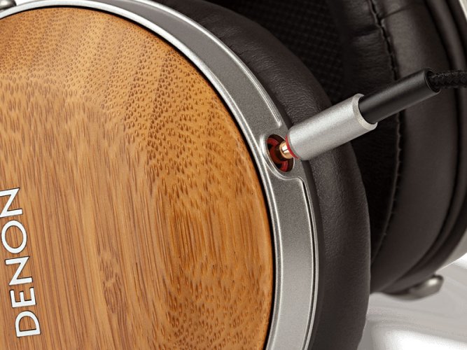 Sluchátka Denon AH-D9200