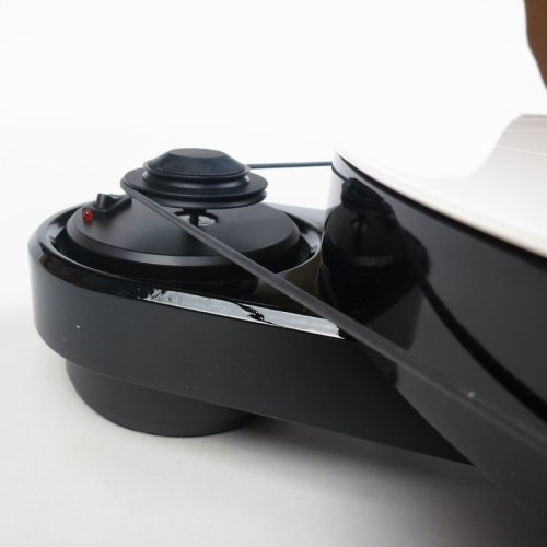 Pro-Ject RPM 1 Carbon + 2M Red - Barva: Černá