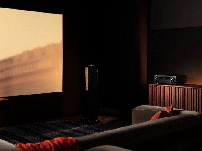 Denon AVC-X6800H - Barva: Černá