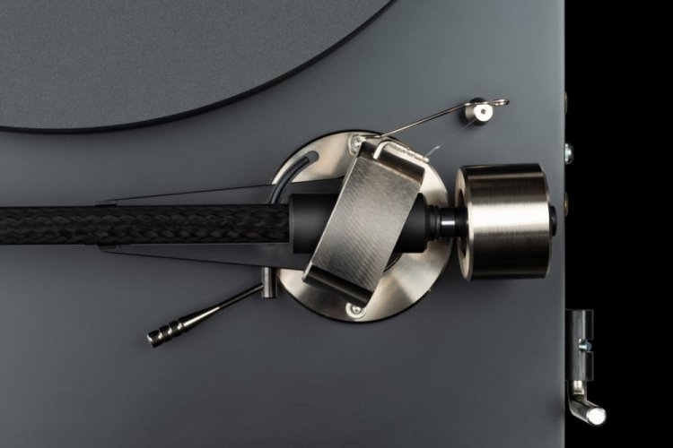Pro-Ject Debut PRO B + Pick it PRO B - Gramofon se symetrickým výstupem, Satin Black